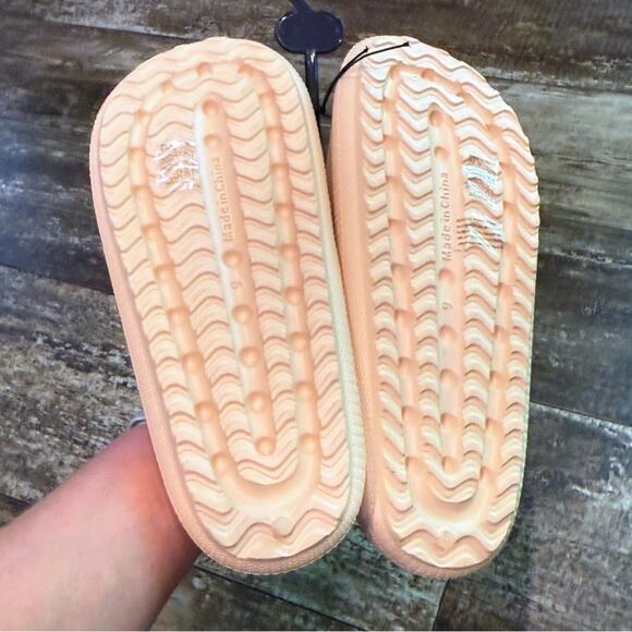 True Religion Women's Meg Slip On Slides Nude Size 9 NWT - Picture 8 of 9